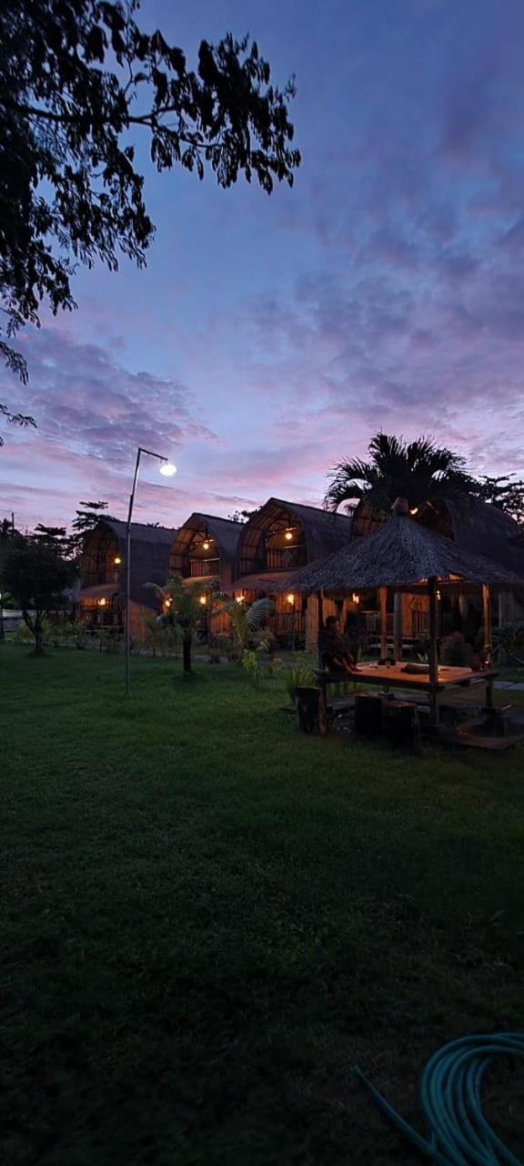 Mahkota Atia Bungallow Praya Exterior photo