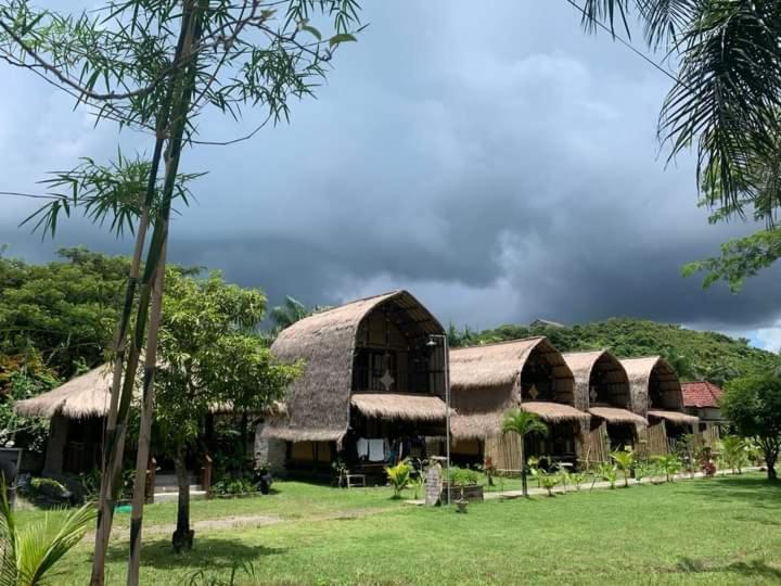 Mahkota Atia Bungallow Praya Exterior photo
